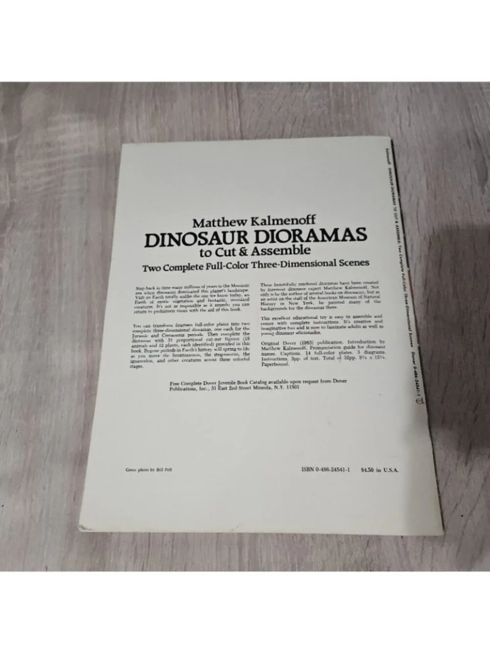 Dinosaur Dioramas to Cut and Assemble by Matthew Kalmenoff (1983, Paperback)